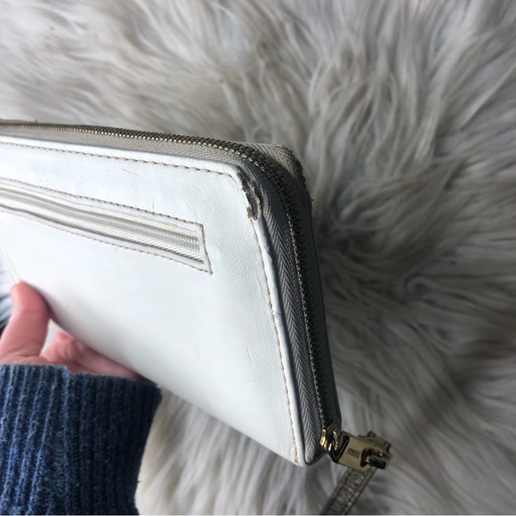 Fossil space ship rocket ship white zip around wallet - Picture 3 of 6